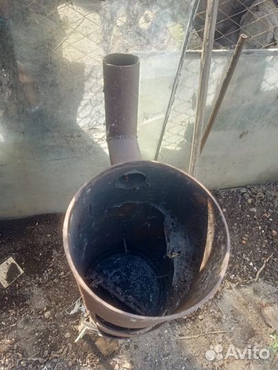 Печь для казана с трубой из газового балона