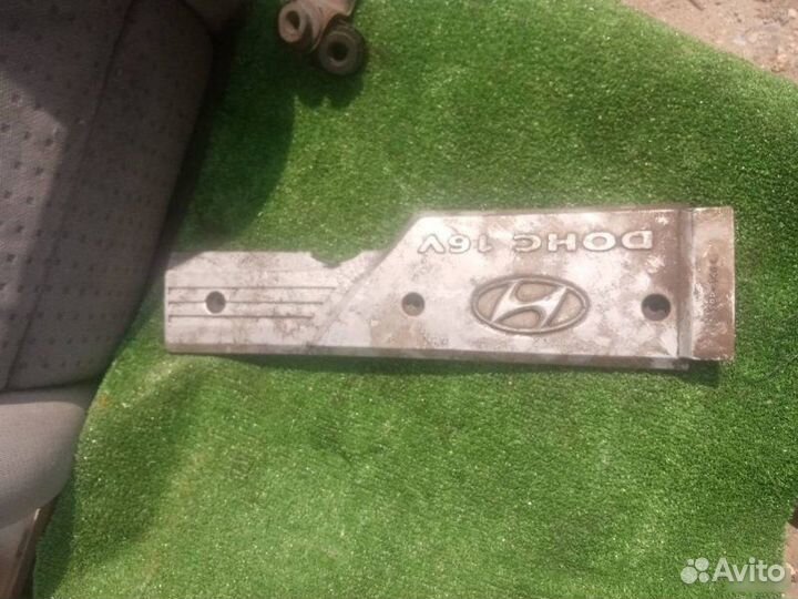 Крышка декоративная Hyundai Accent 2006