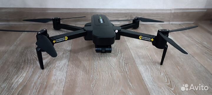 Квадрокоптер hubsan zino pro