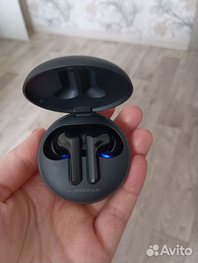 Беспроводные наушники LG