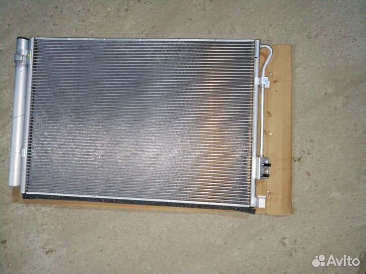 Радиатор кондиционера Хендай Солярис 2 новый