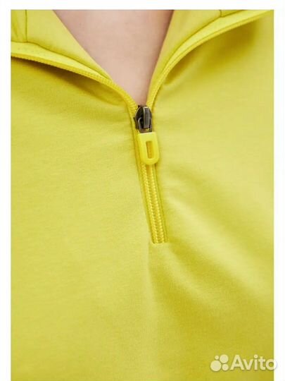 Спортивный женский костюм