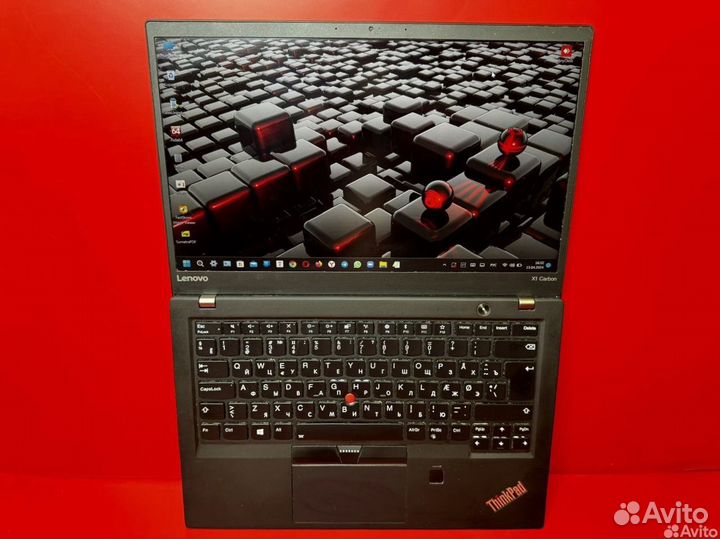 Ноутбук Lenovo X1 Carbon G5 i5/8/256SSD 14*