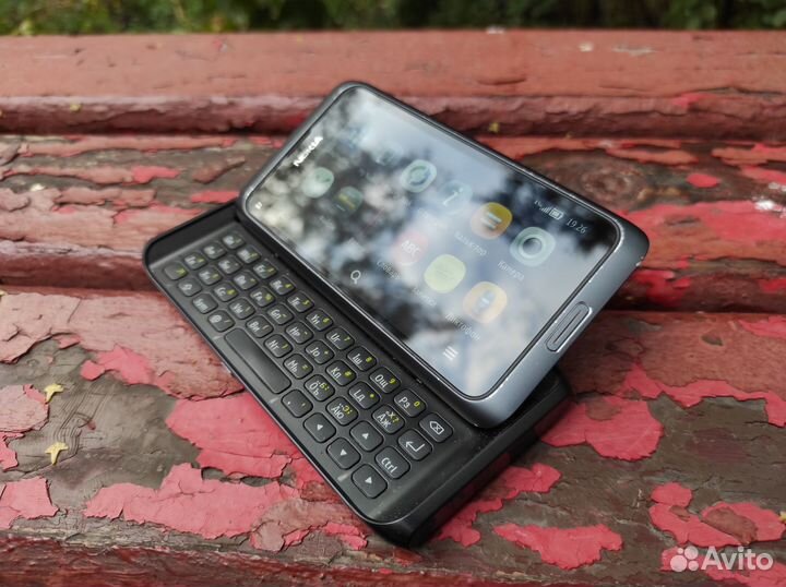 Nokia E7-00 Black хорошее состояние