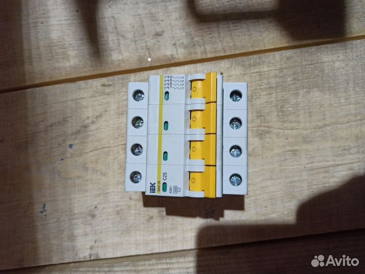 Автоматический выключатель 25а