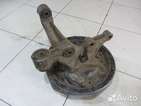 Кулак задний левый Лексус