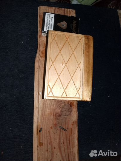 Шкатулка резная ручной работы