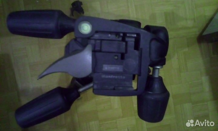 Штатив для фотоаппарата manfrotto