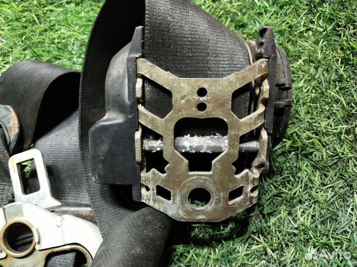 Ремень безопасности Volkswagen Golf (Mk4) IV