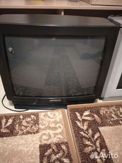 Телевизор старый, рабочий
