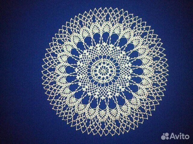 Салфетка кружевная ручной работы крючком