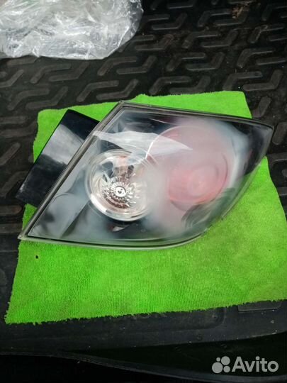 Задний правый внешний фонарь мазда 3 хечбек