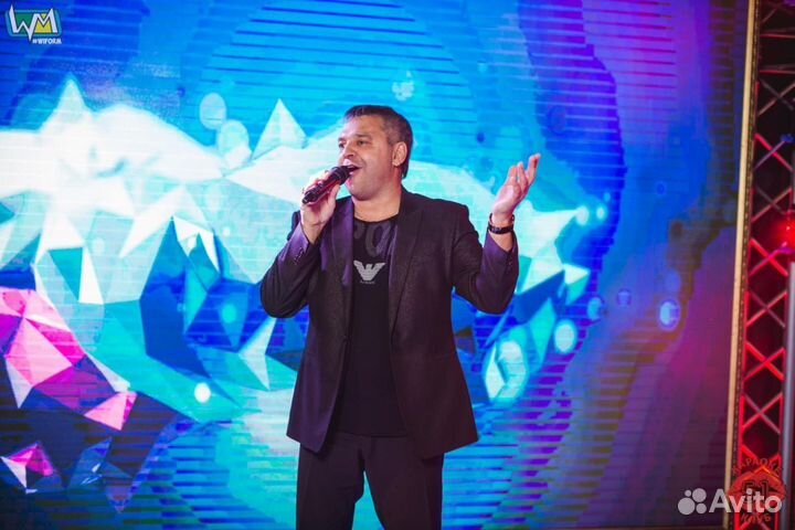 Ведущий (Тамада), певец. Павел Славянин