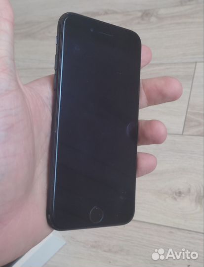 iPhone 7, 32 ГБ