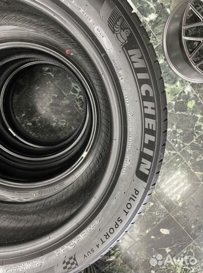 Michelin Pilot Sport 4 SUV 235/55 R19 105Y