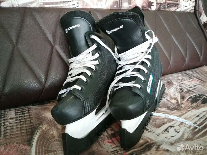 Коньки хоккейные 39 размер