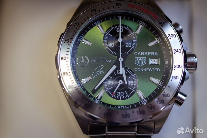 Часы TAG Heuer Carrera Connected Mercedes-AMG Gree