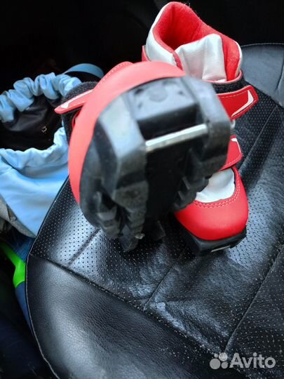 Лыжные ботинки