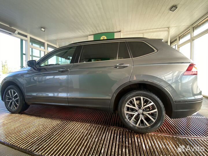 Volkswagen Tiguan 2.0 AT, 2019, 77 000 км