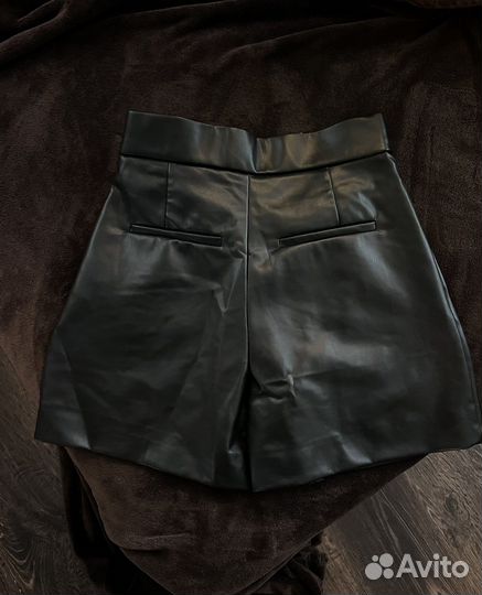 Кожаные шорты Zara