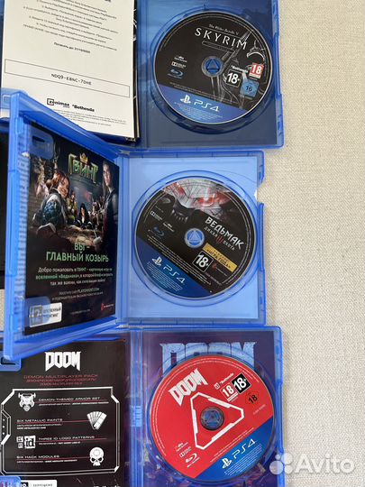 Sony playstation 4 + игры doom, skyrim, ведьмак