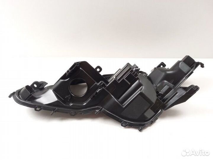 Корпус фары правый Toyota Camry V70 2018