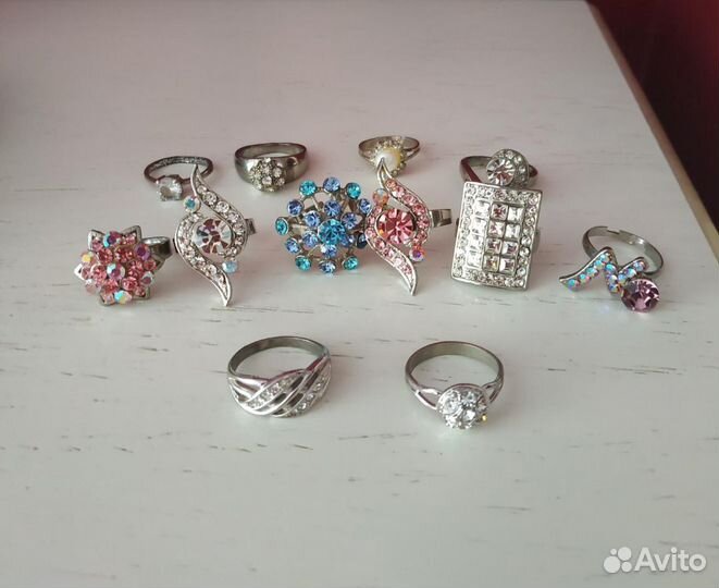 Ободок, серьги, браслет, броши, кольца, кулоны и п