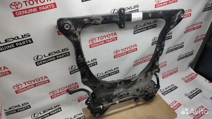 Подрамник двигателя Toyota Camry V70