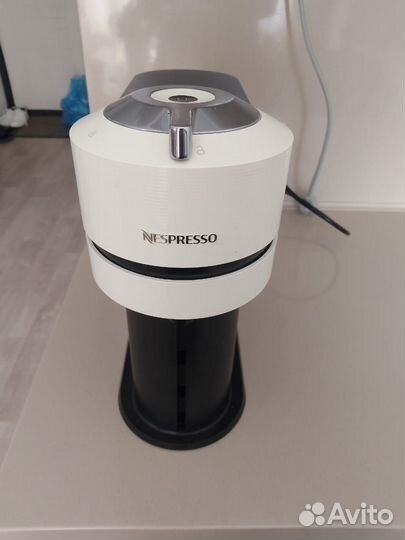 Кофемашина капсульного типа Delonghi Vertuo ENV120