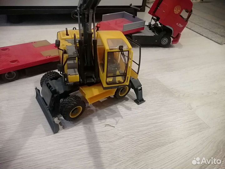 Игрушки Фура Вольво, экскаватор Вольво, фронтальны