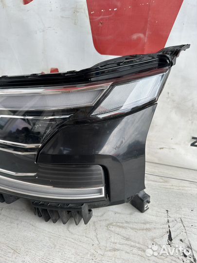 Nissan Patrol Y62 Фара передняя левая