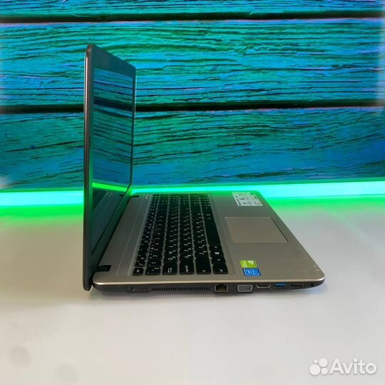 Ноутбук Asus 15.6 SSD