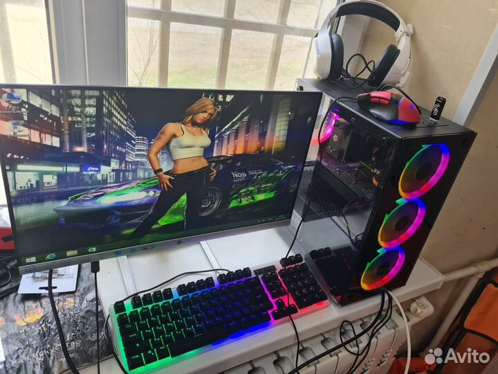 Игровой компьютер с монитором