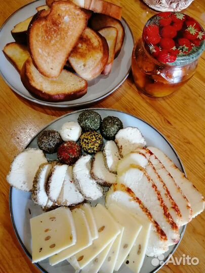 Молоко козье и коровье