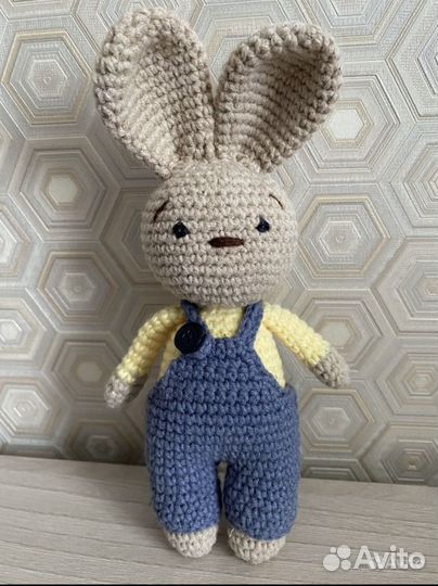 Игрушка вязаная бегемот и зайчик
