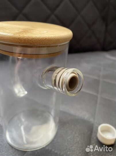 Стеклянная емкость для масла, жидкостей