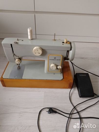 Швейная машина чайка 132м