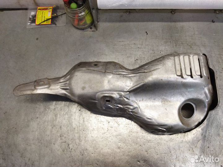 Экран тепловой Ford Focus 3 хетчбэк 1.0 Л 2013