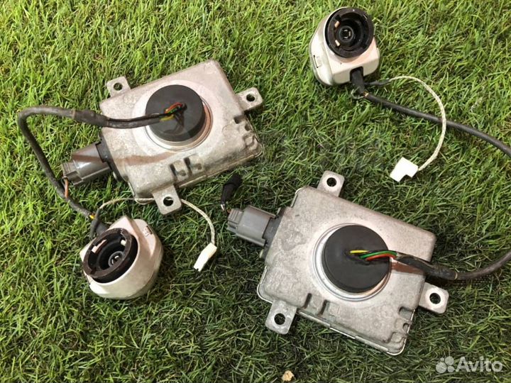 Блок ксенона Mazda/Mitsubishi/Suzuki D2S/D2R