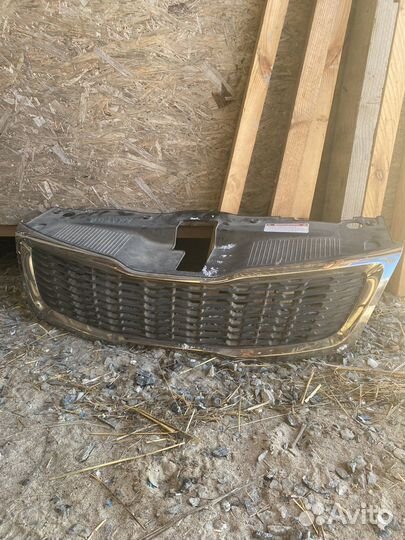 Решетка радиатора Kia Rio 3 2012