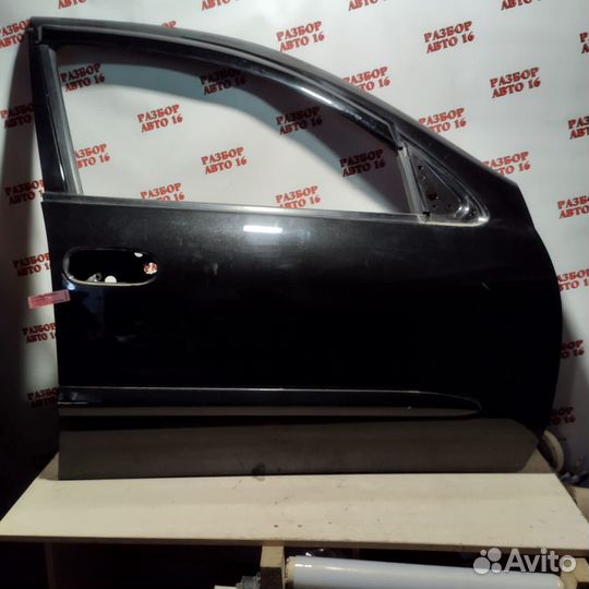 Передняя правая дверь Nissan Almera N16