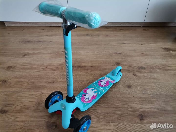 Самокат детский трехколесный для девочки