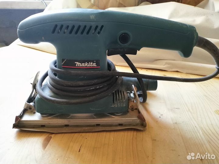 Вибро шлиф машина Makita BO3700 бу