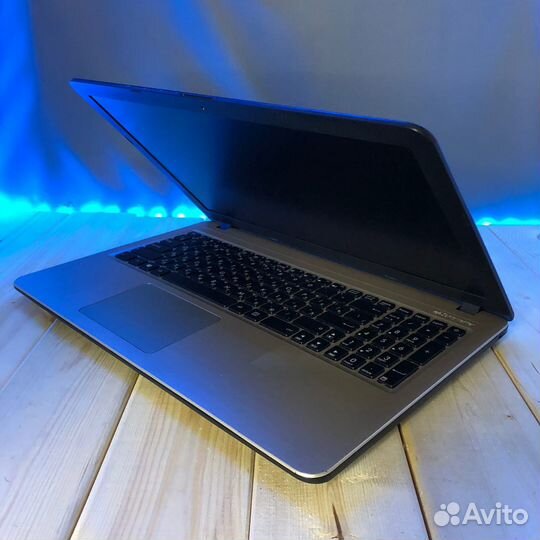Ноутбук Asus R540Y