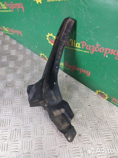 Брызговик передний левый Nissan Murano 2005