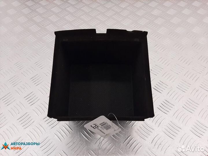 Бардачок Volkswagen Touareg 2004 7L6863284