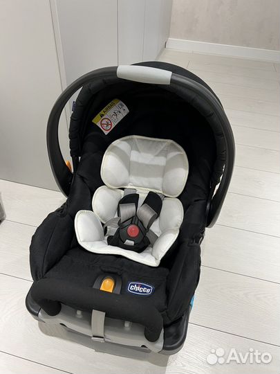 Автолюлька chicco с базой 0+