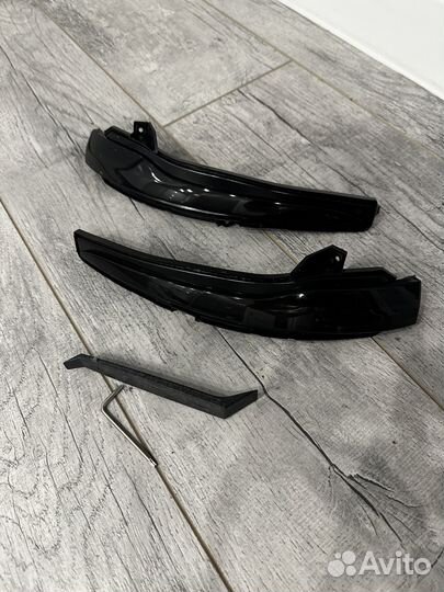 Динамические поворотники Mercedes 205/213/222/447