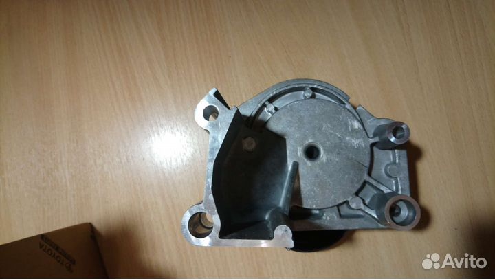 Натяжитель ремня 16620-0W101