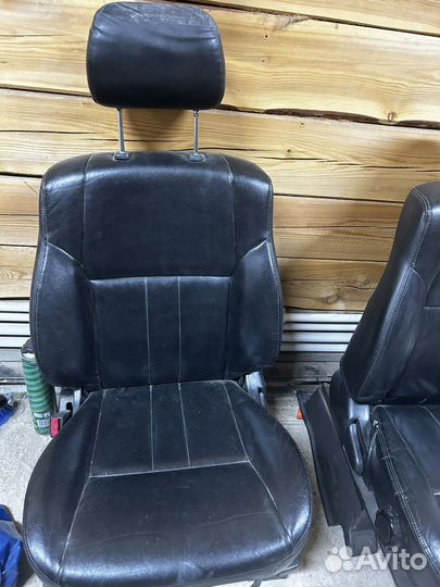 Сиденья комплект toyota ipsum
